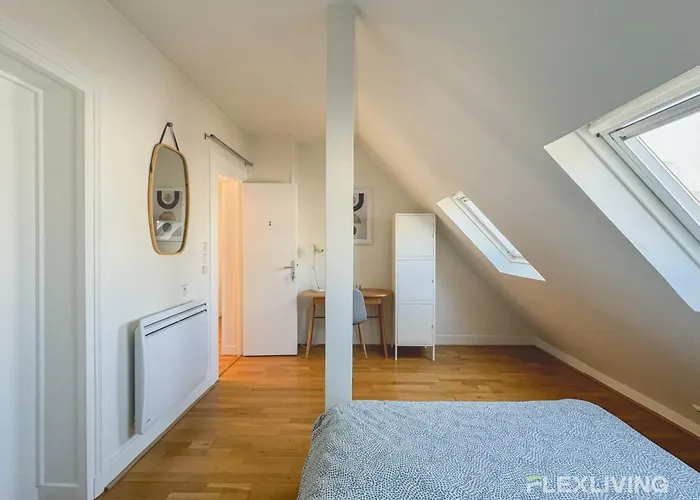 Flexliving - Whole Flat - Bausset Апартаменты Париж