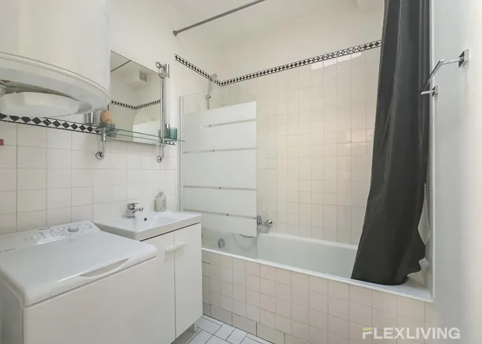 Flexliving - Whole Flat - Bausset Appartement Parijs